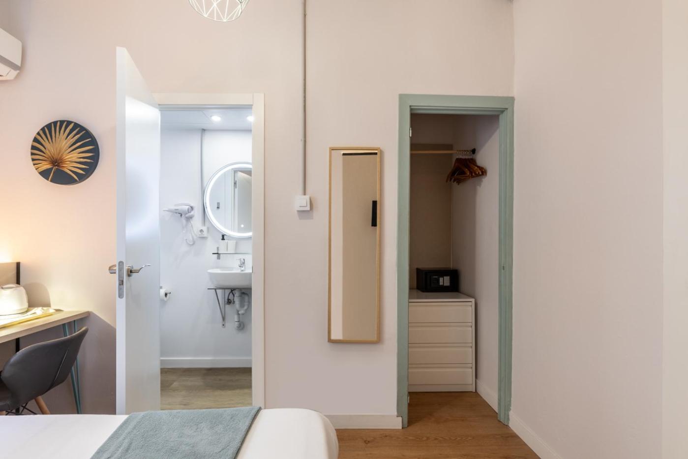 Regina Selfcheck-In Smart Rooms Palma de Mallorca Exterior photo